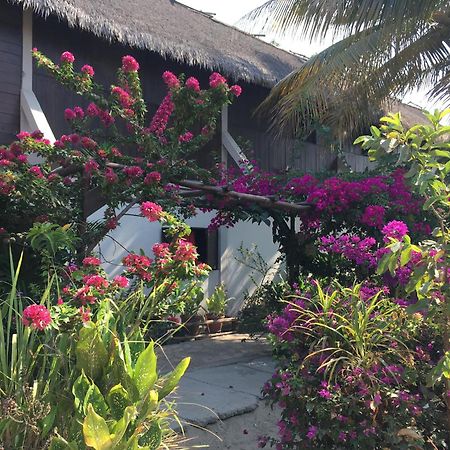 La Capannina Chez Lea Hotel Morondava Exterior photo